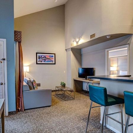 Hawthorn Suites By Wyndham Kent, Wa Eksteriør billede