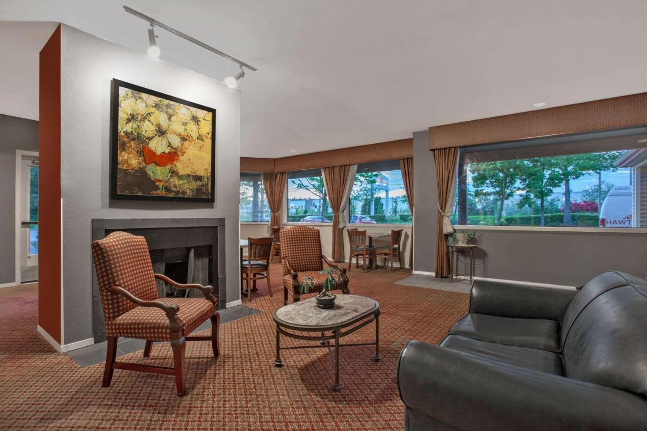 Hawthorn Suites By Wyndham Kent, Wa Eksteriør billede